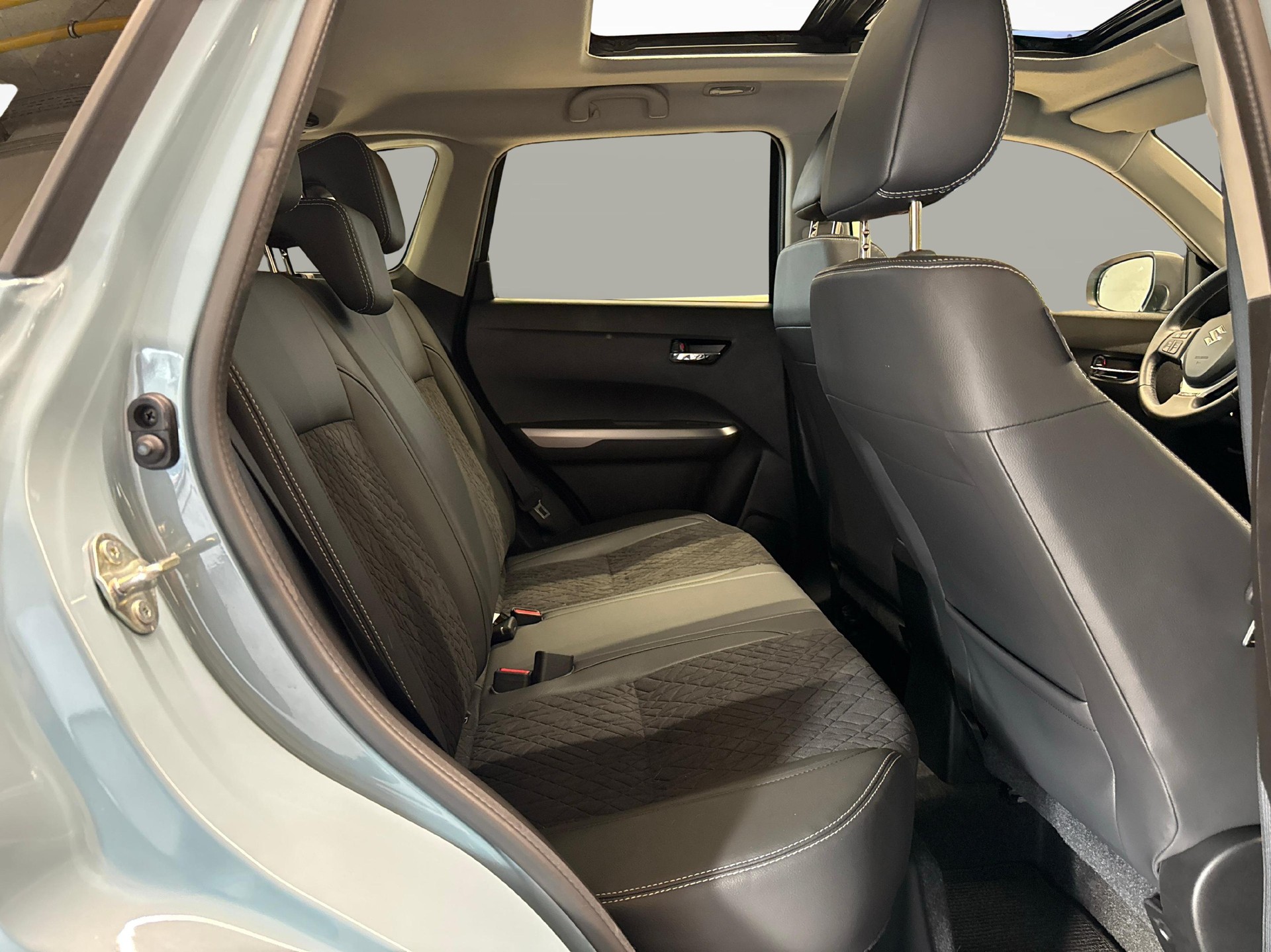 SUZUKI Vitara 1.5 Piz Sulai Top Hybrid 4x4 - Ruote invernali incluse-image-10