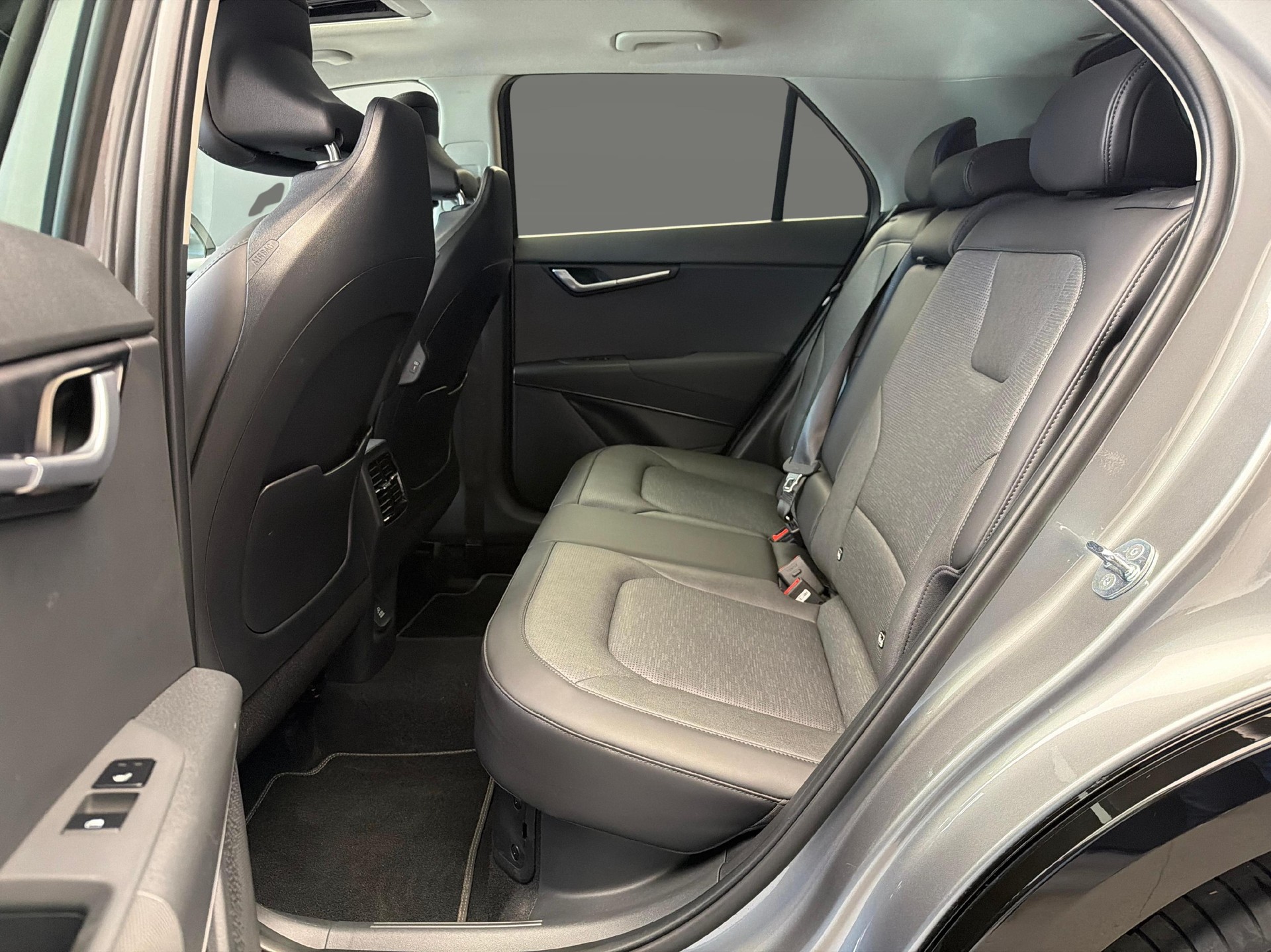 KIA Niro 1.6 GDi Hybrid Style-image-10