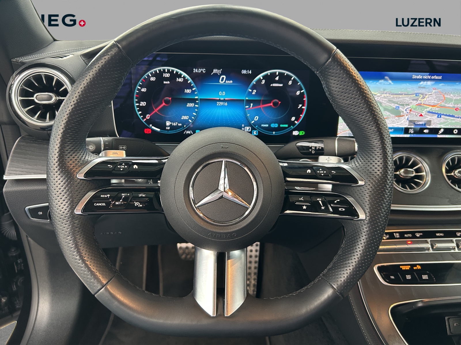 MERCEDES-BENZ E 200 Cabriolet 4Matic AMG Line 9G-Tronic-image-9