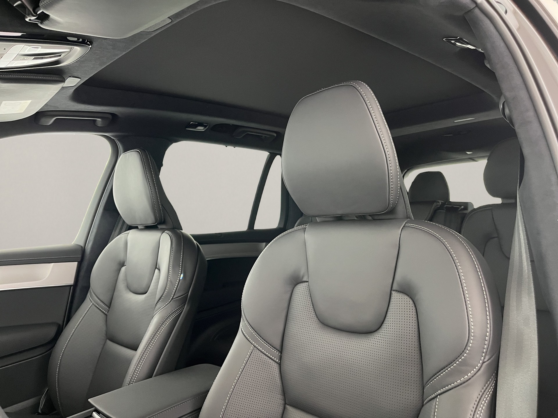 VOLVO XC90 2.0 T8 TE Black Edition eAWD-image-16