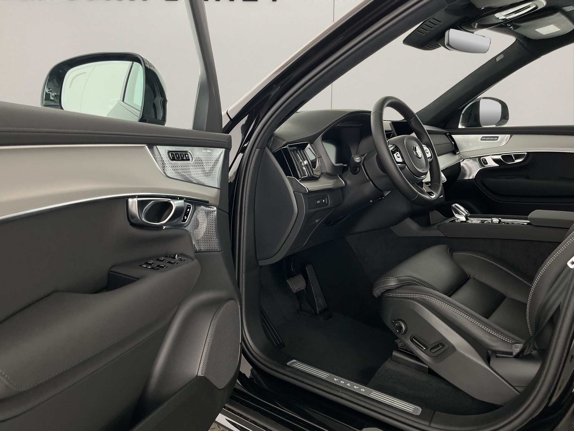 VOLVO XC90 2.0 T8 TE Black Edition eAWD-image-8