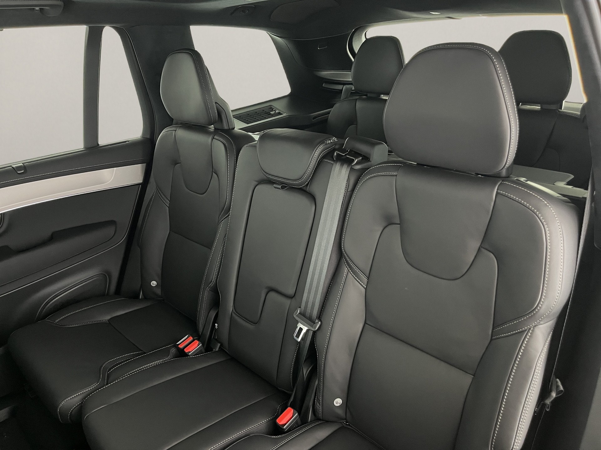 VOLVO XC90 2.0 T8 TE Black Edition eAWD-image-17
