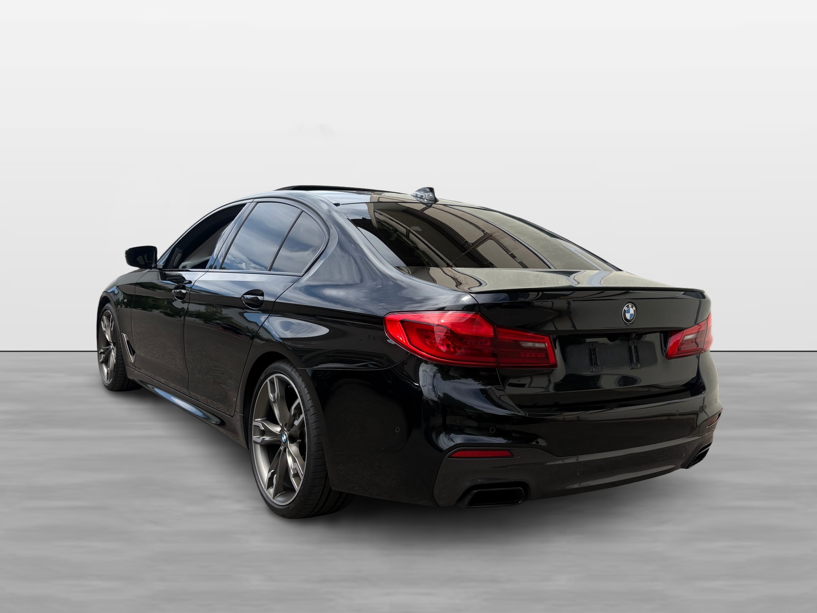 BMW M550d xDrive Steptronic-showroom-element-3