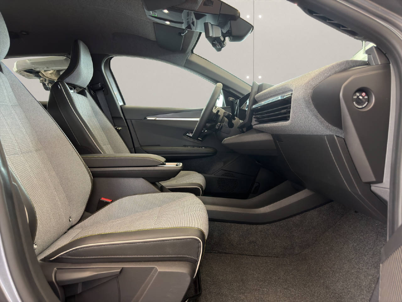 RENAULT Mégane E-Tech techno-image-9