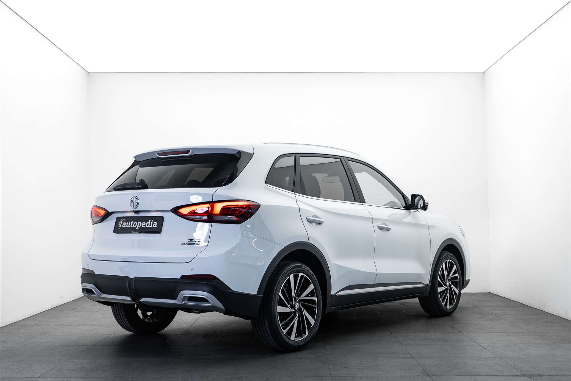 MG ZS 1.5 HEV Luxury Automat NEW-image-2