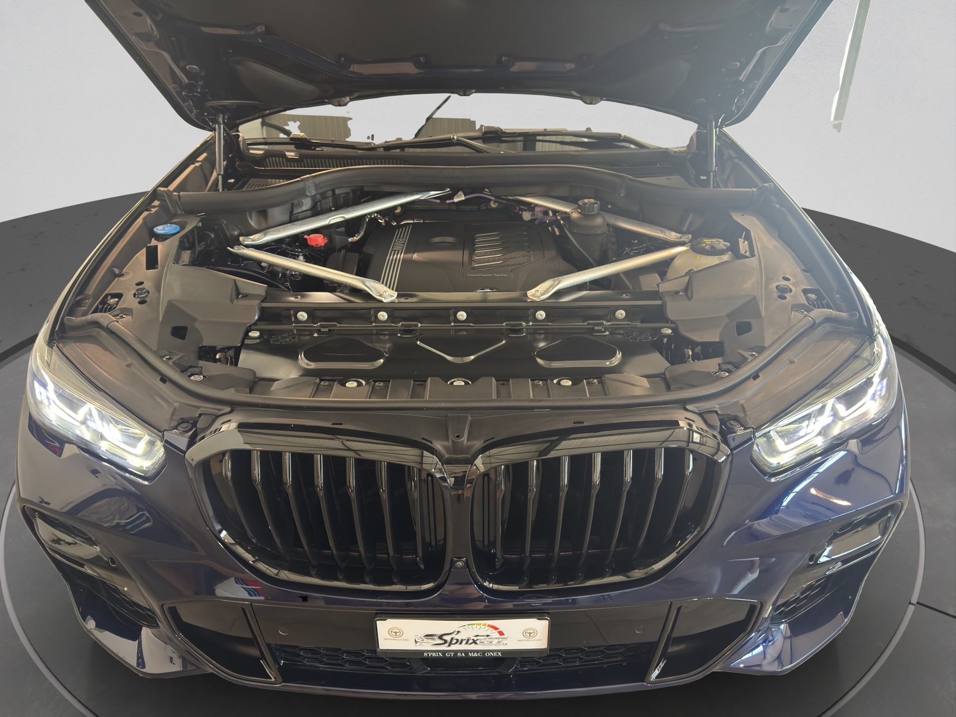 BMW X5 xDrive 48V 40i M Sport Steptronic-image-17