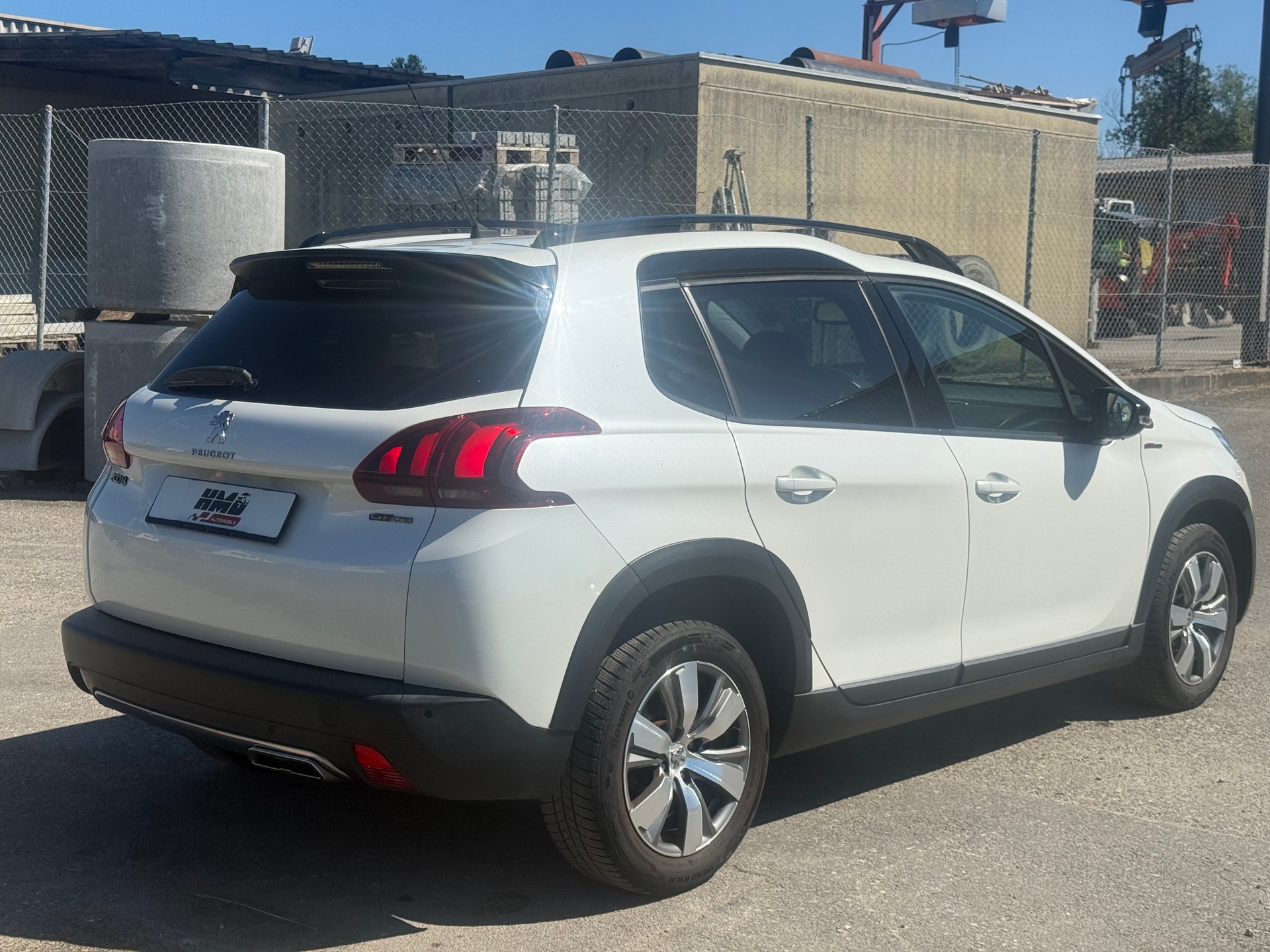 PEUGEOT 2008 1.2 PureTech GT Line EAT6-image-5