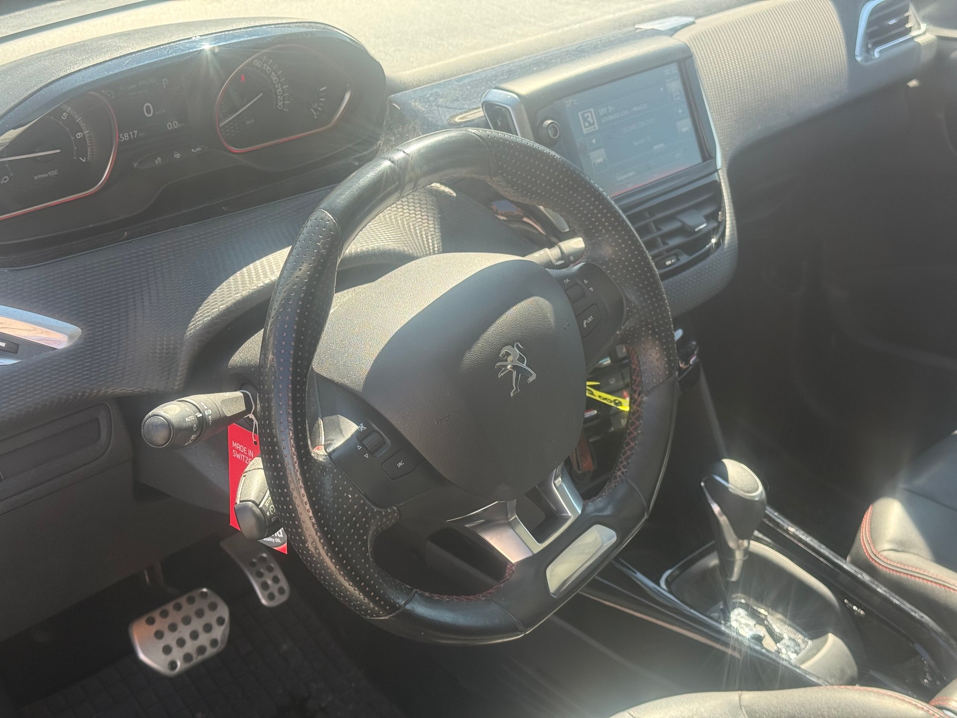 PEUGEOT 2008 1.2 PureTech GT Line EAT6-image-9