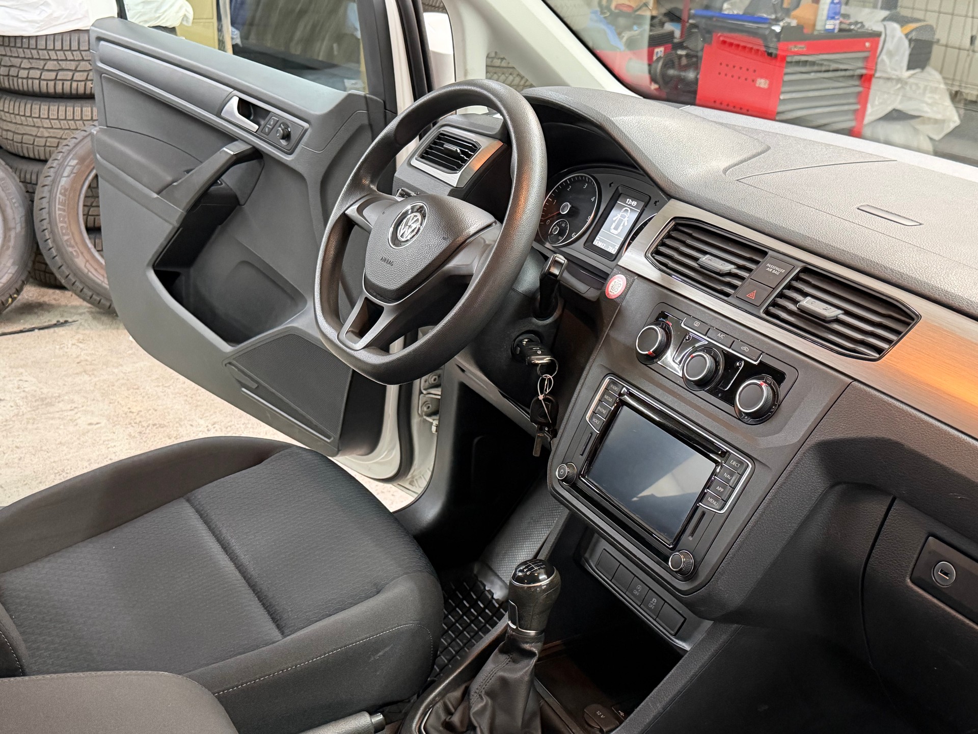 VW Caddy Maxi 2.0 TDI Comfortline 4Motion-image-8