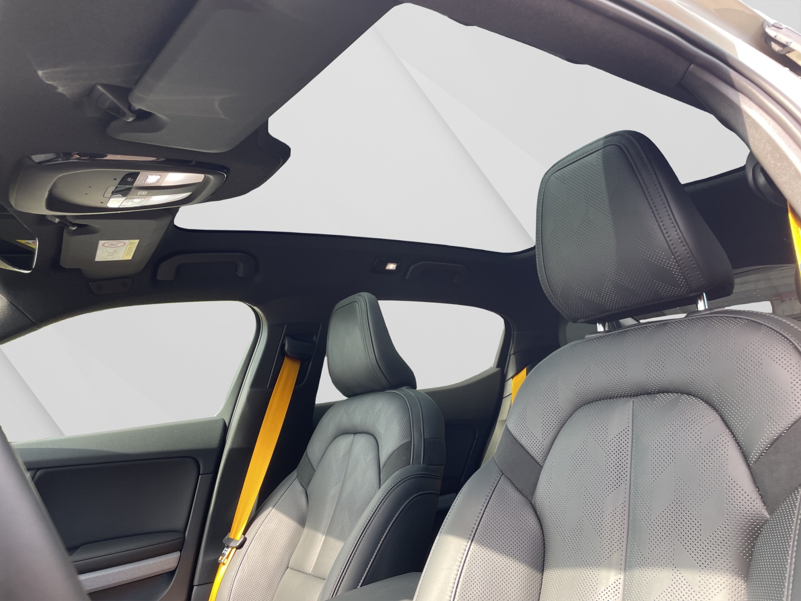 POLESTAR 2 Long Range Dual Motor Performance Plus-image-17