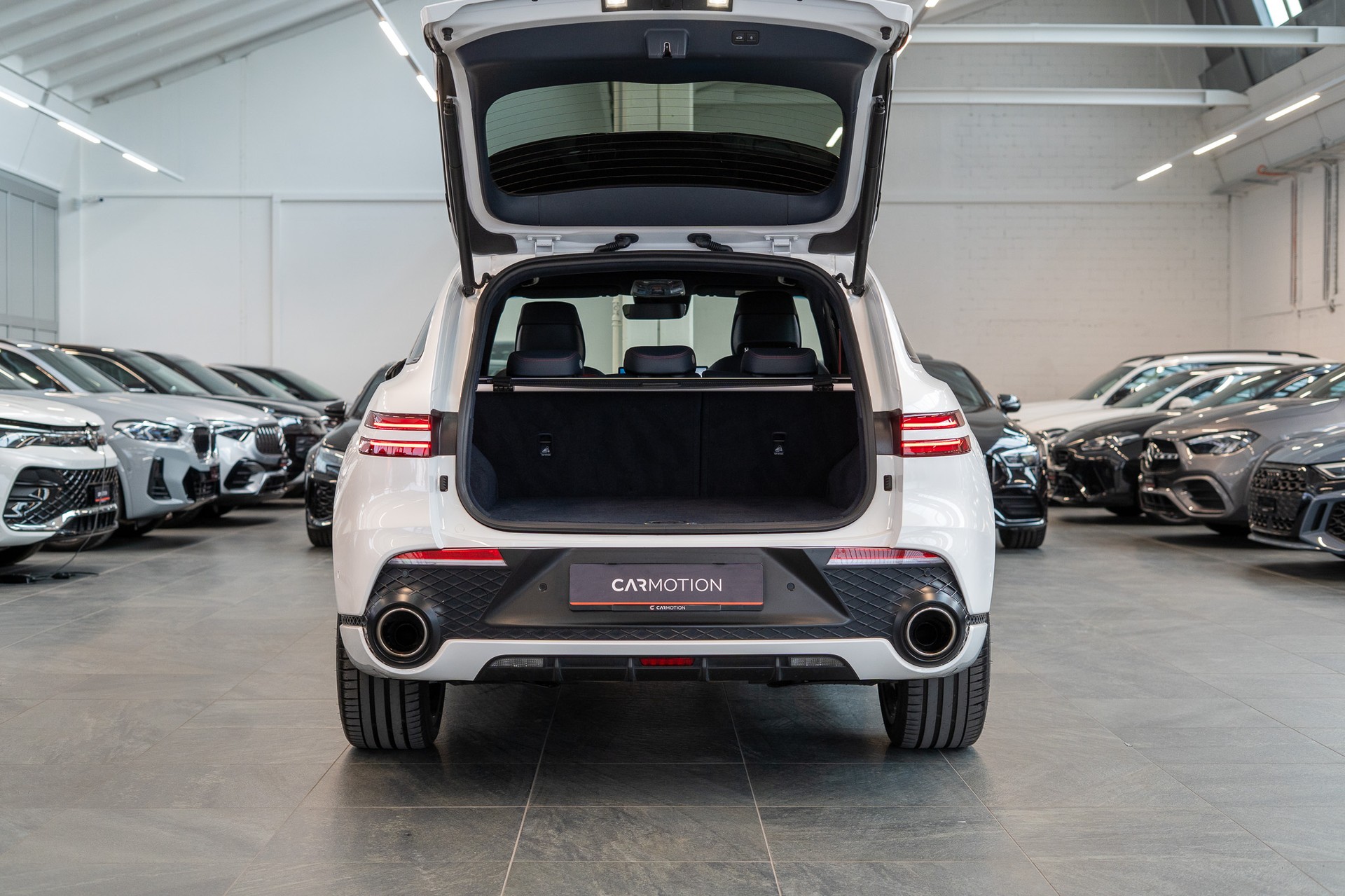 GENESIS GV70 2.5T Sport / Panorama-Glasdach / Massage-Sitze / 360°Kamera-image-6