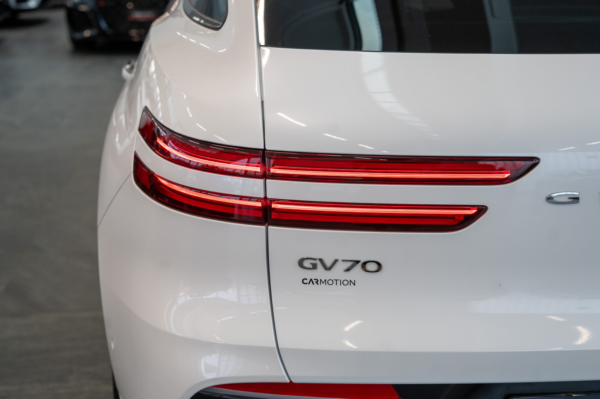 GENESIS GV70 2.5T Sport / Panorama-Glasdach / Massage-Sitze / 360°Kamera-image-5