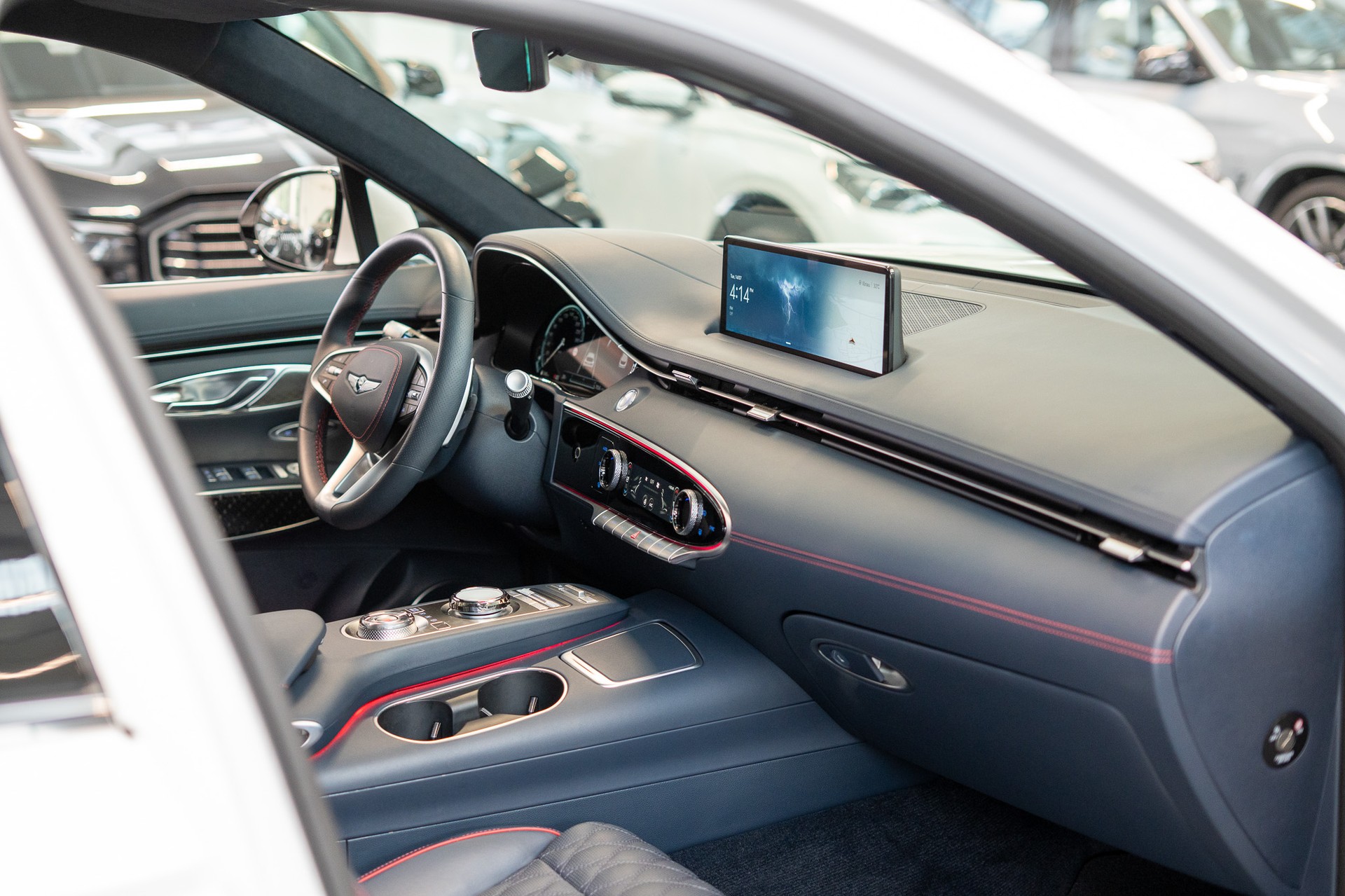 GENESIS GV70 2.5T Sport / Panorama-Glasdach / Massage-Sitze / 360°Kamera-image-17