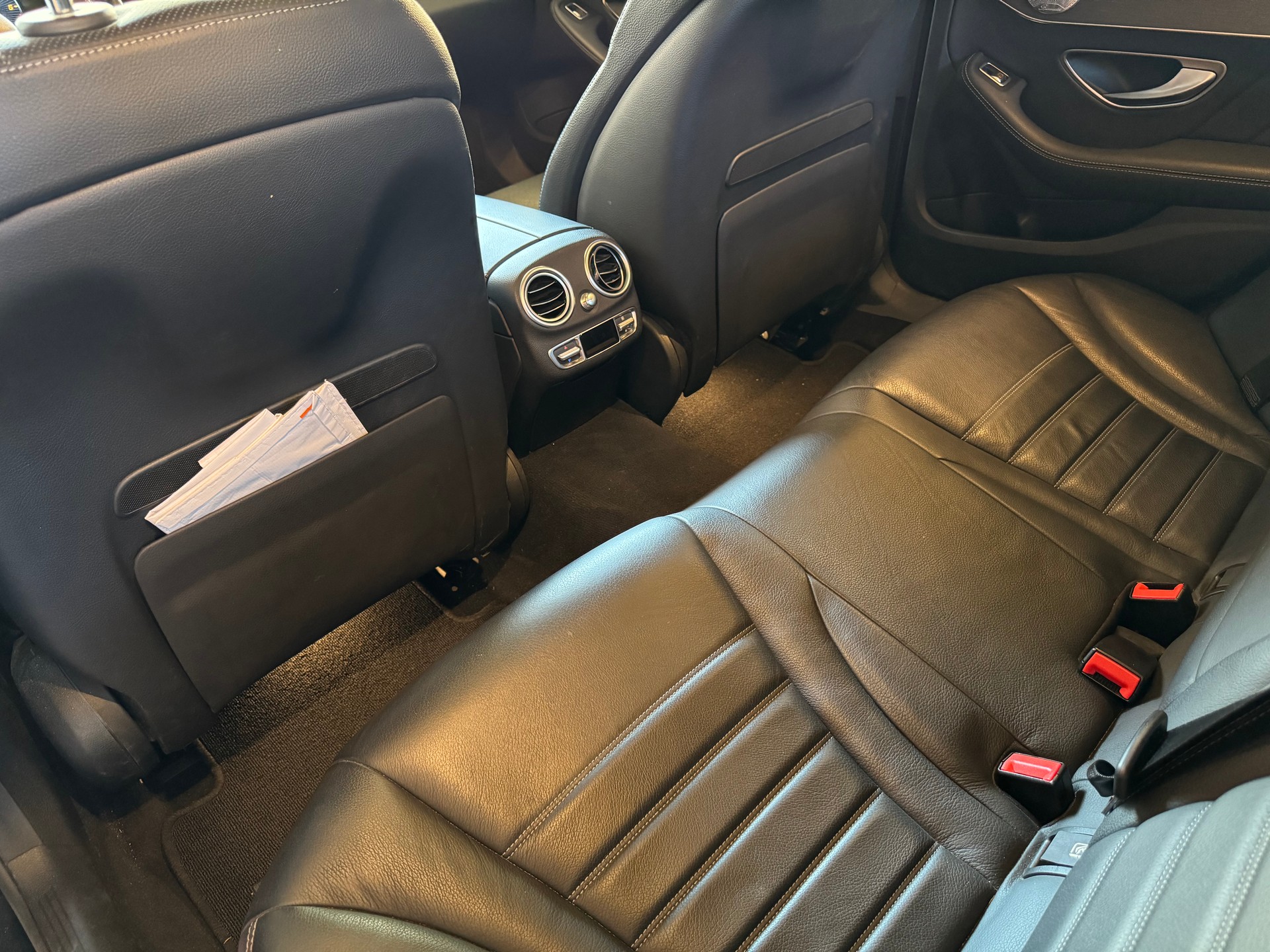 MERCEDES-BENZ C 300 d AMG Line 4matic-image-5