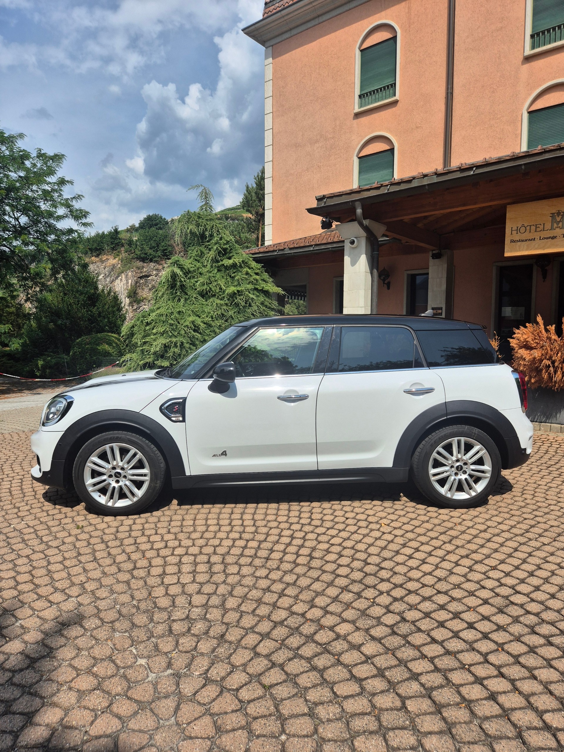 MINI Countryman Cooper S ALL4-image-2