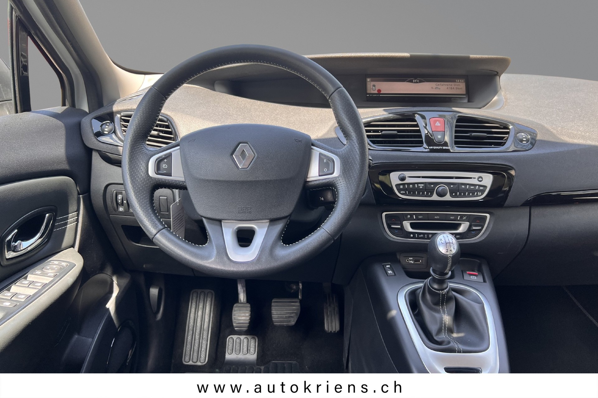 RENAULT Grand Scénic 1.4 16V Turbo Bose-image-8