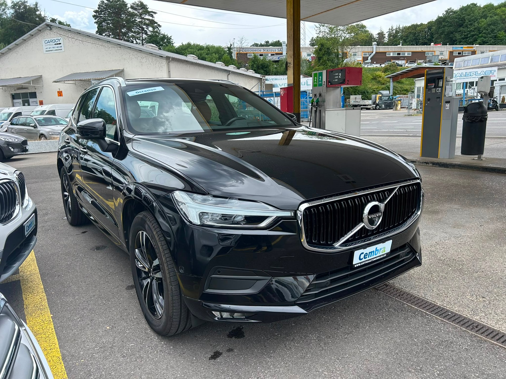 VOLVO XC60 D5 AWD Momentum Geartronic-image-1