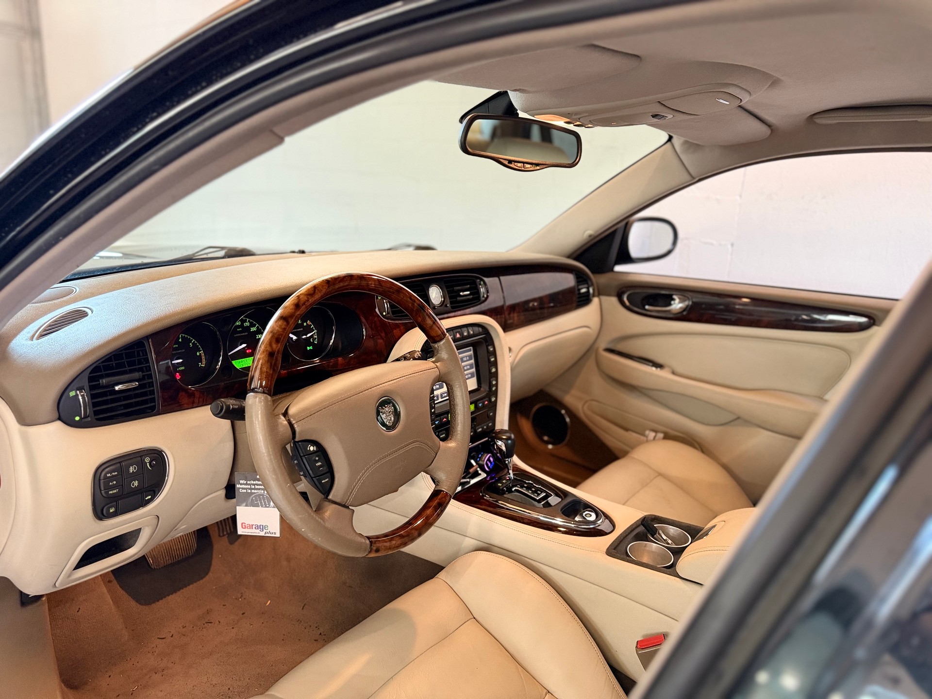 JAGUAR XJR 4.2 V8 S/C-image-9