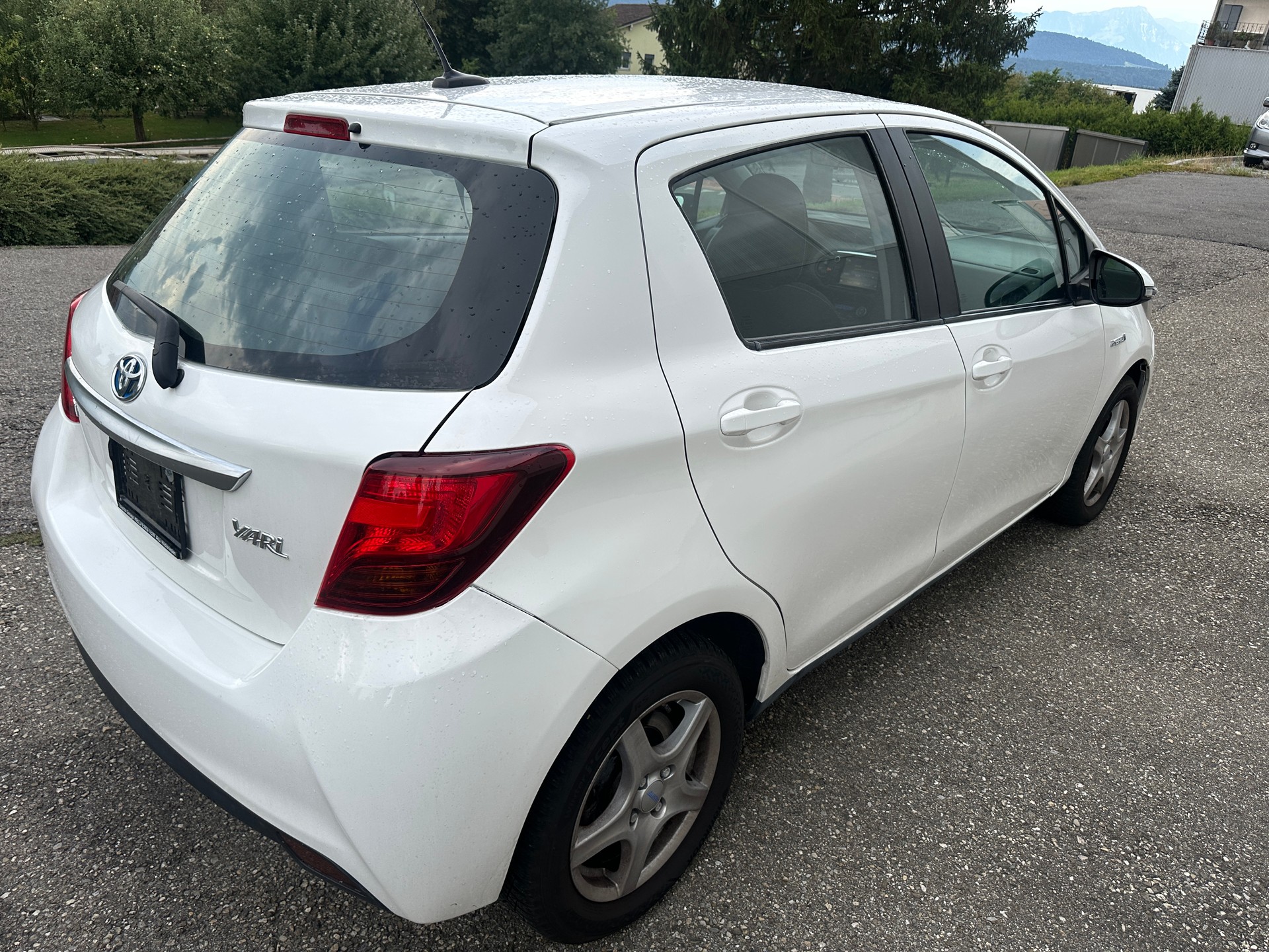 TOYOTA Yaris 1.5 VVT-i Hybrid Luna e-CVT-image-2