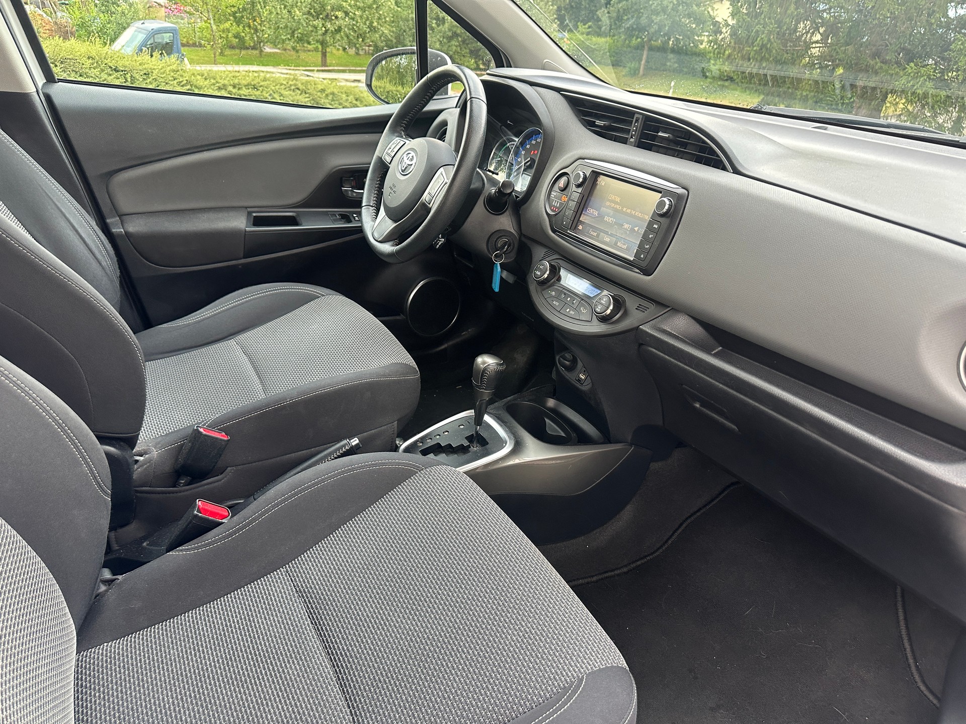 TOYOTA Yaris 1.5 VVT-i Hybrid Luna e-CVT-image-6