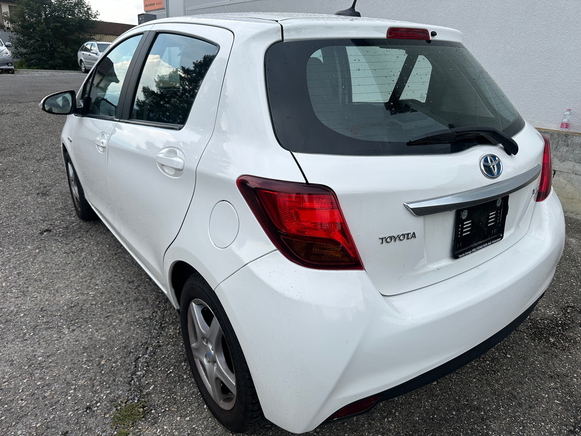 TOYOTA Yaris 1.5 VVT-i Hybrid Luna e-CVT-image-3