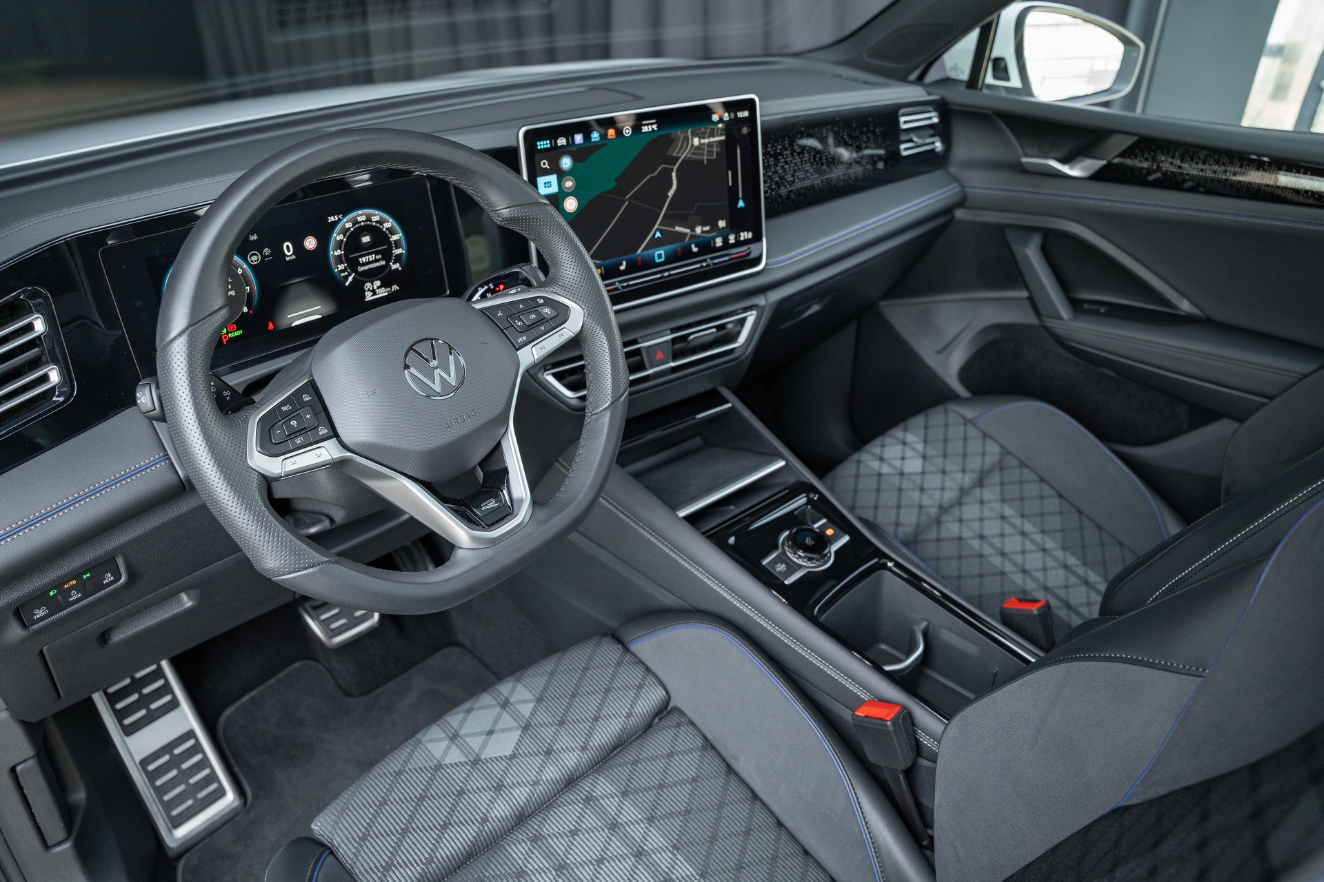 VW Tiguan 1.5 eTSI DSG R-Line-image-12