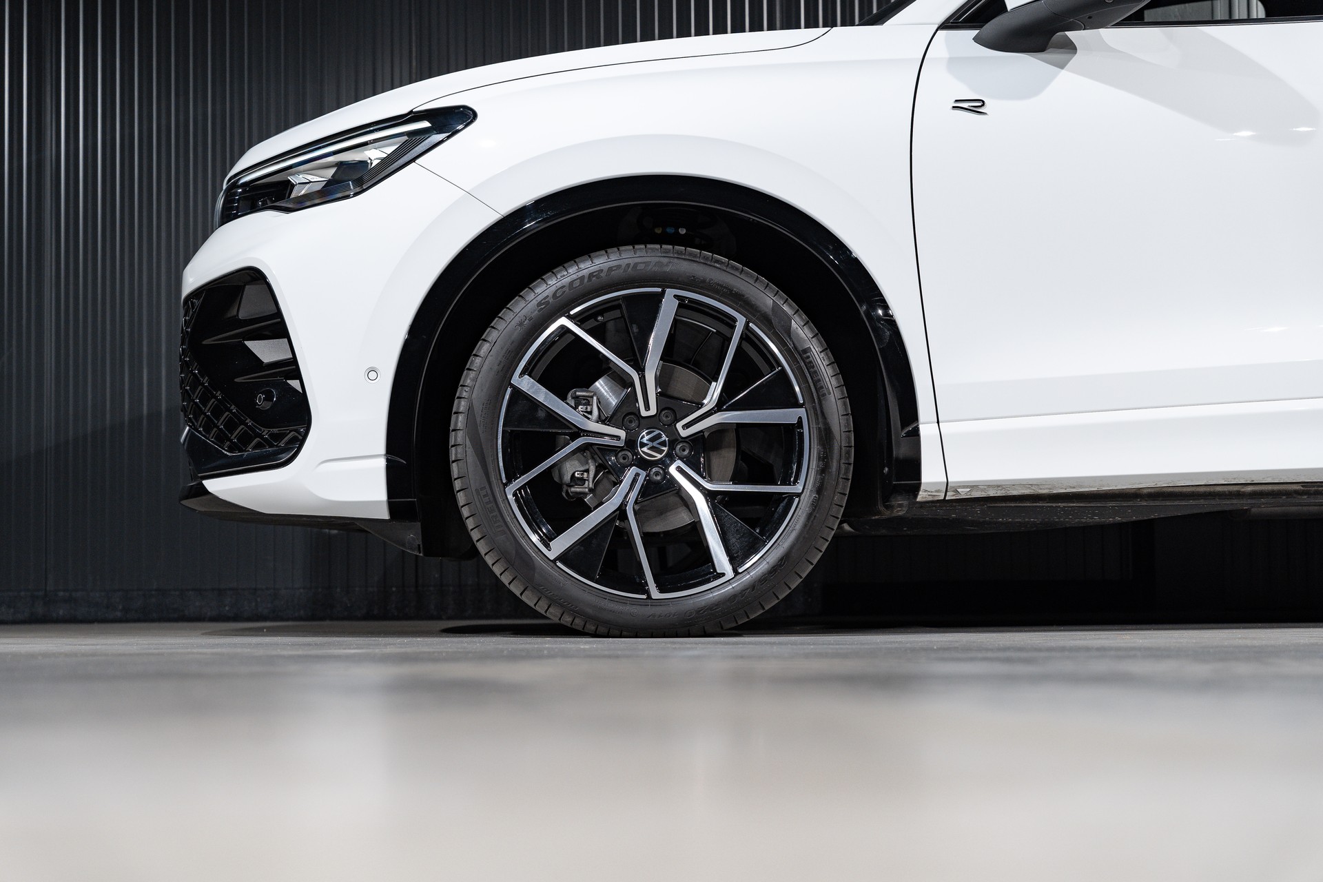 VW Tiguan 1.5 eTSI DSG R-Line-image-27