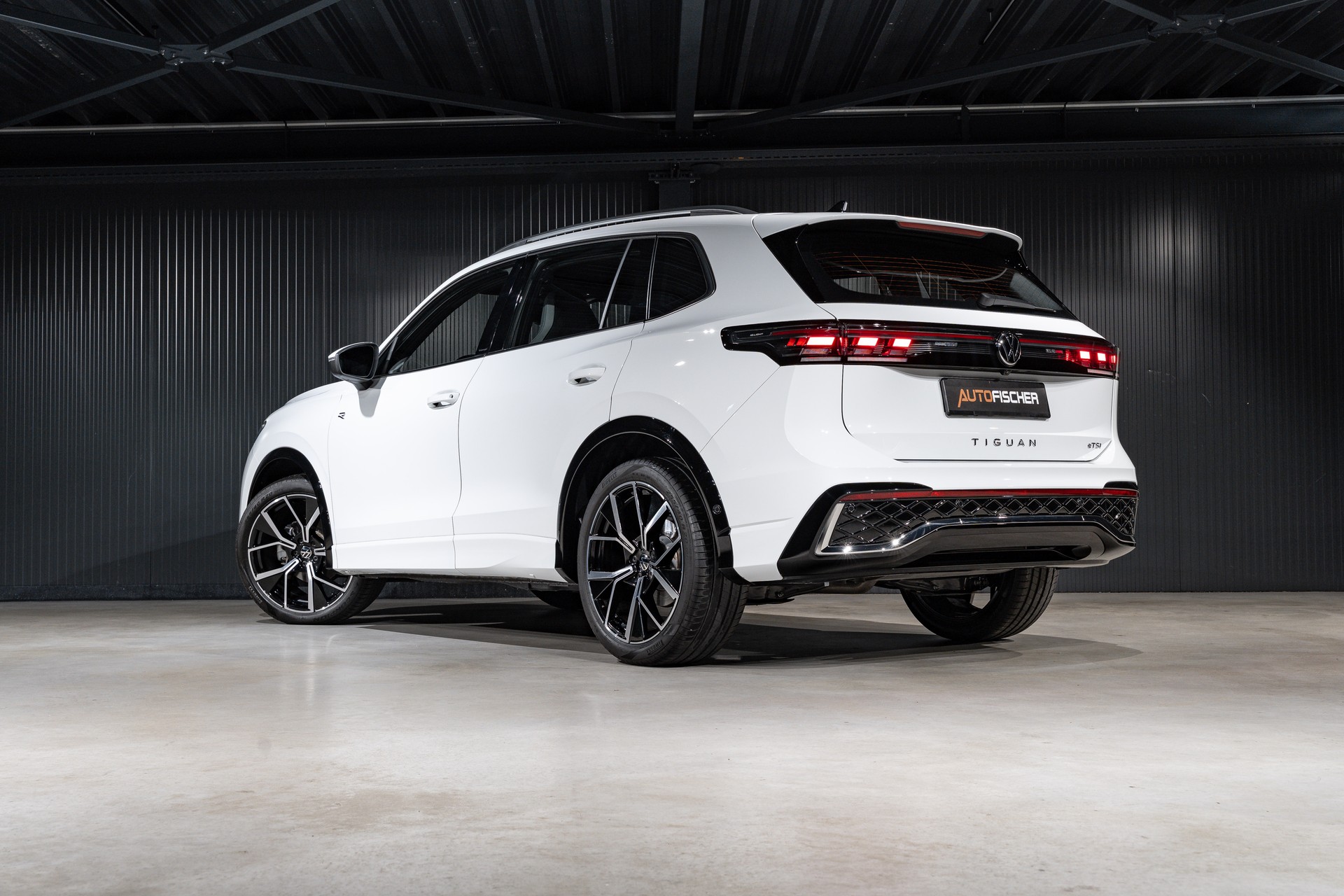 VW Tiguan 1.5 eTSI DSG R-Line-image-1