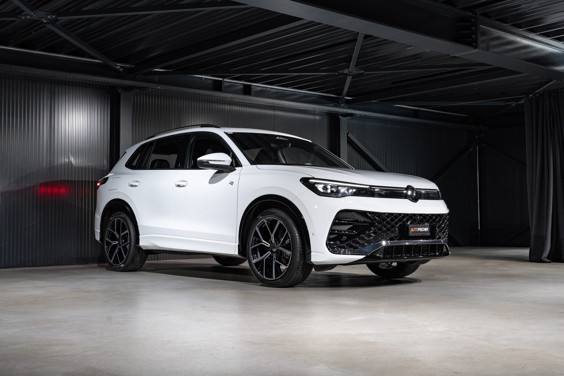 VW Tiguan 1.5 eTSI DSG R-Line-image-5