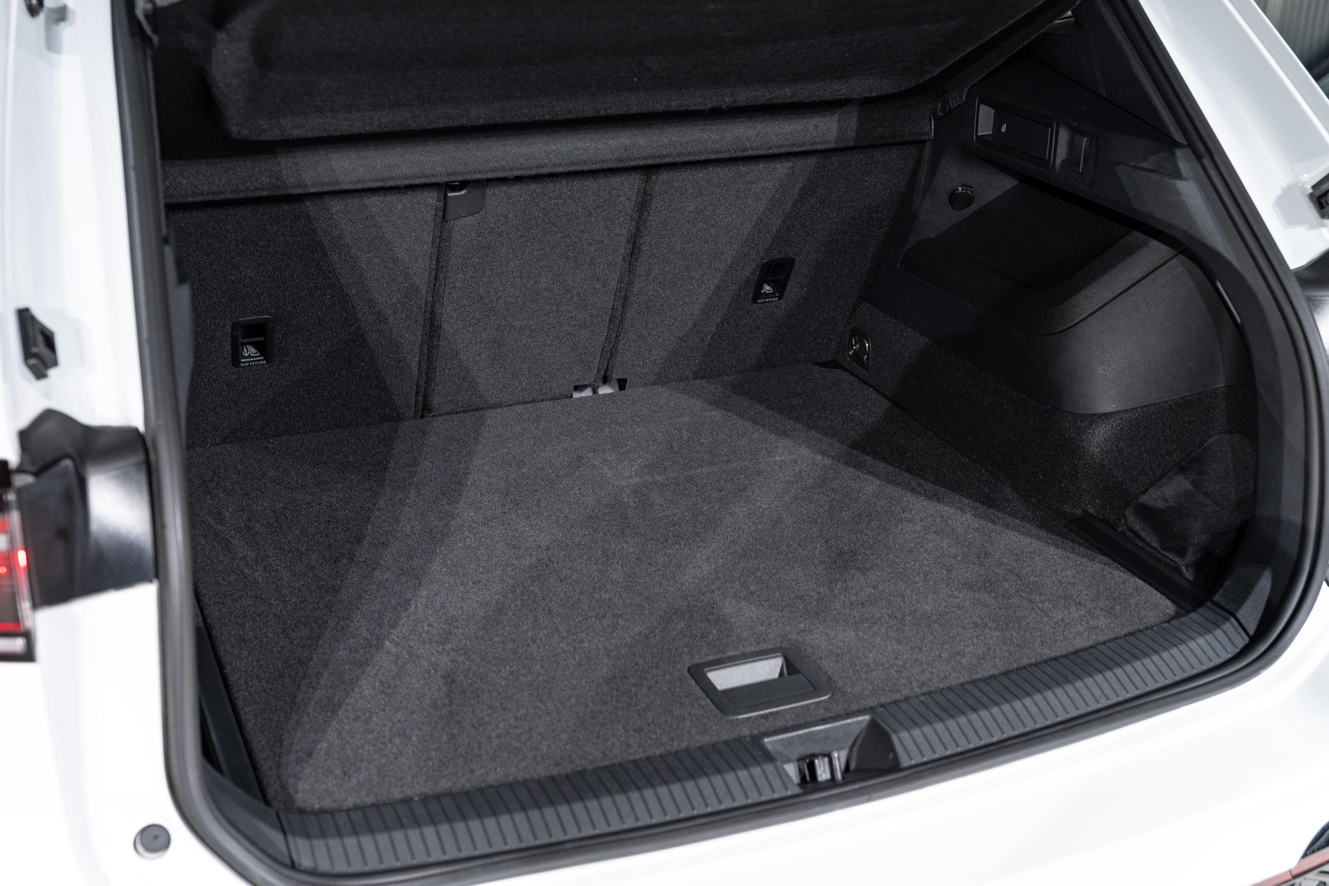 VW Tiguan 1.5 eTSI DSG R-Line-image-24