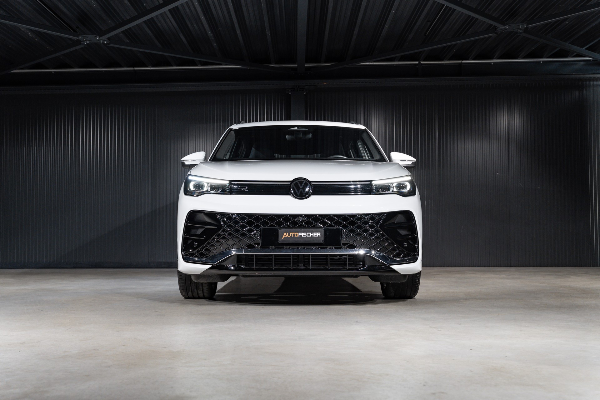 VW Tiguan 1.5 eTSI DSG R-Line-image-3
