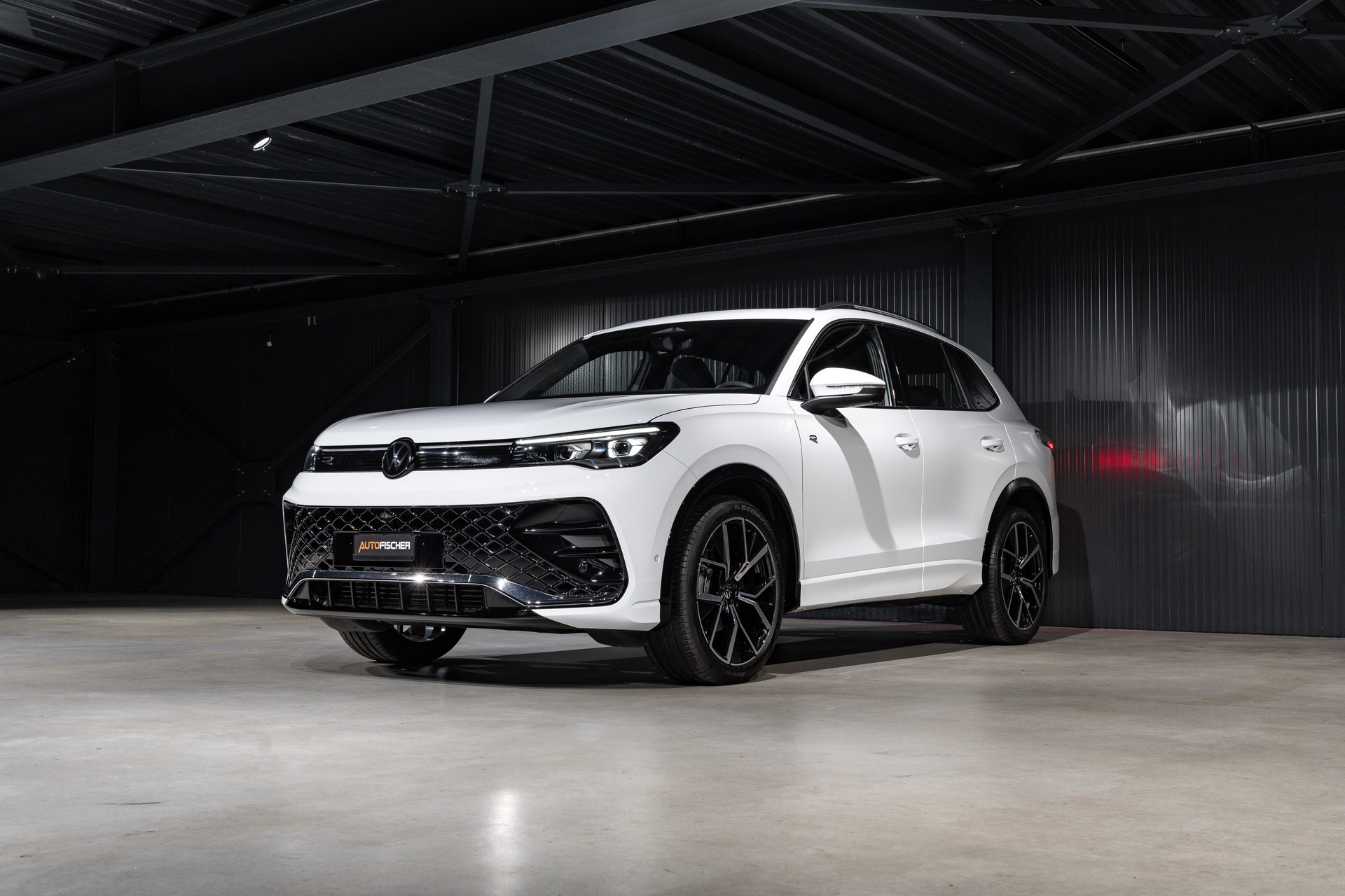 VW Tiguan 1.5 eTSI DSG R-Line-image-4