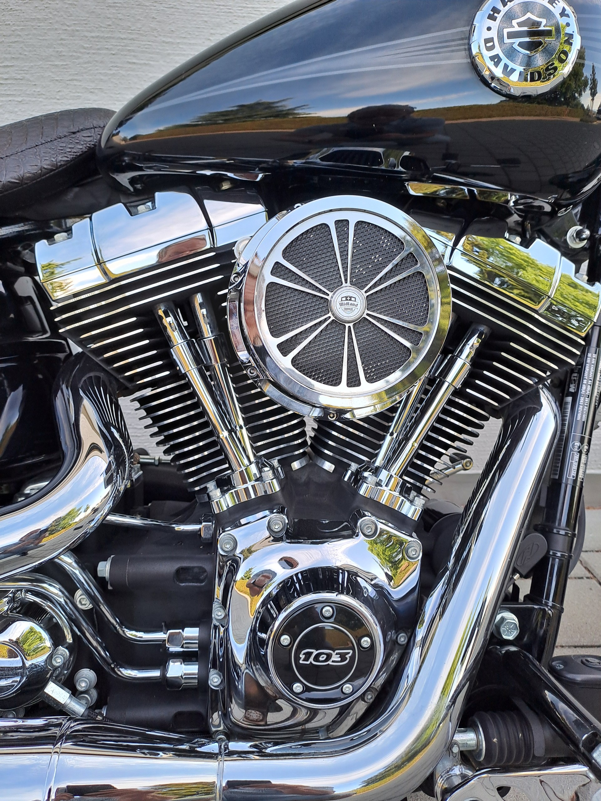 HARLEY-DAVIDSON FXSB Breakout 103 ABS-image-1