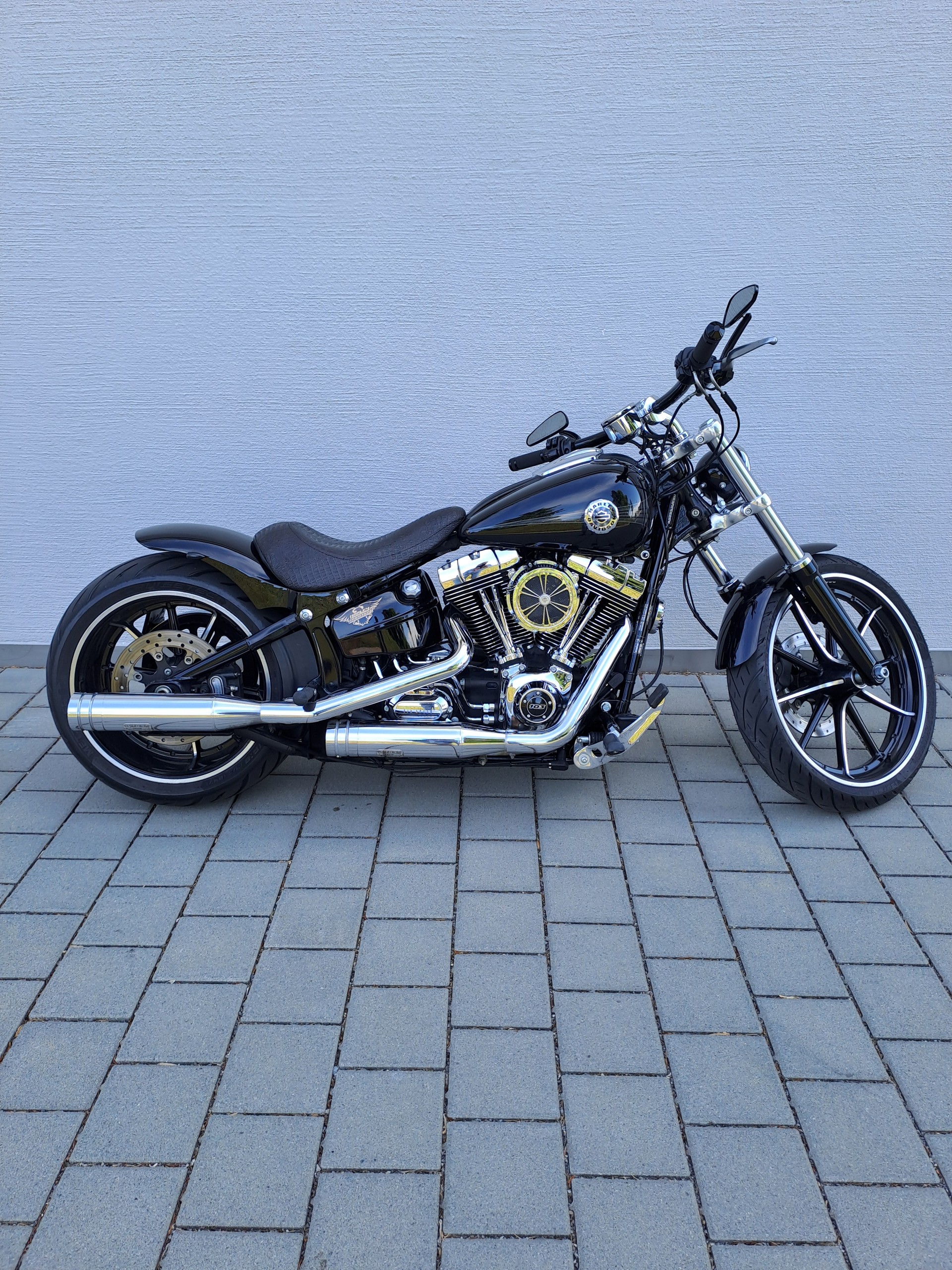 HARLEY-DAVIDSON FXSB Breakout 103 ABS