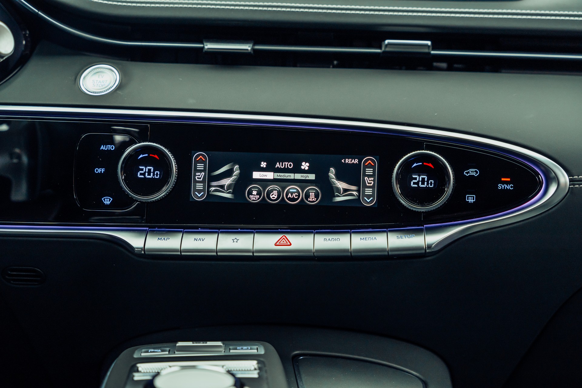 GENESIS GV70 Electrified Sport kWh 77,4 AWD-image-13