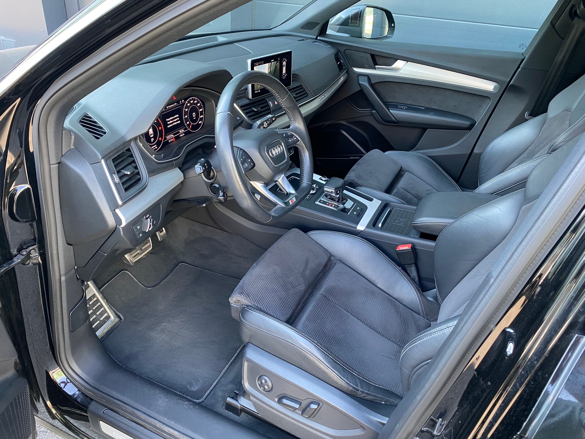 AUDI Q5 3.0 TDI sport quattro tiptronic-image-11