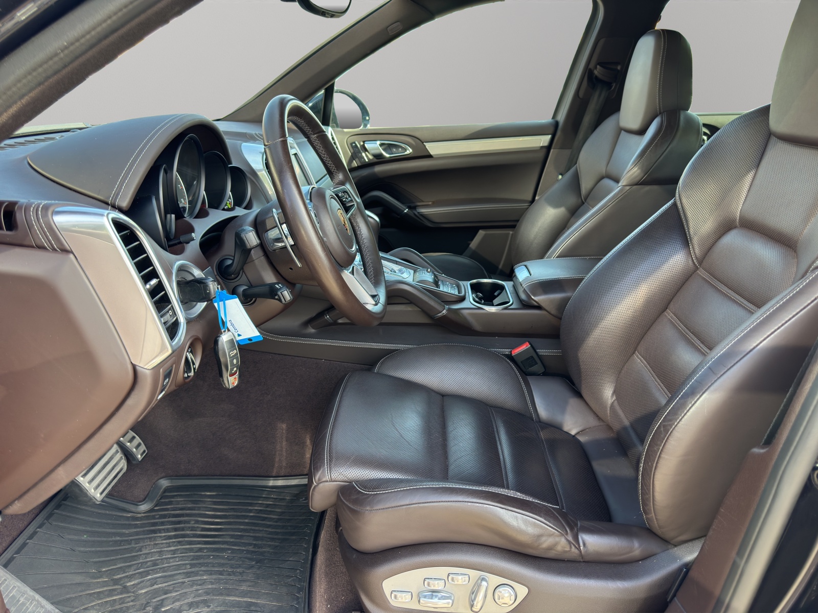 PORSCHE Cayenne S E-Hybrid-image-8