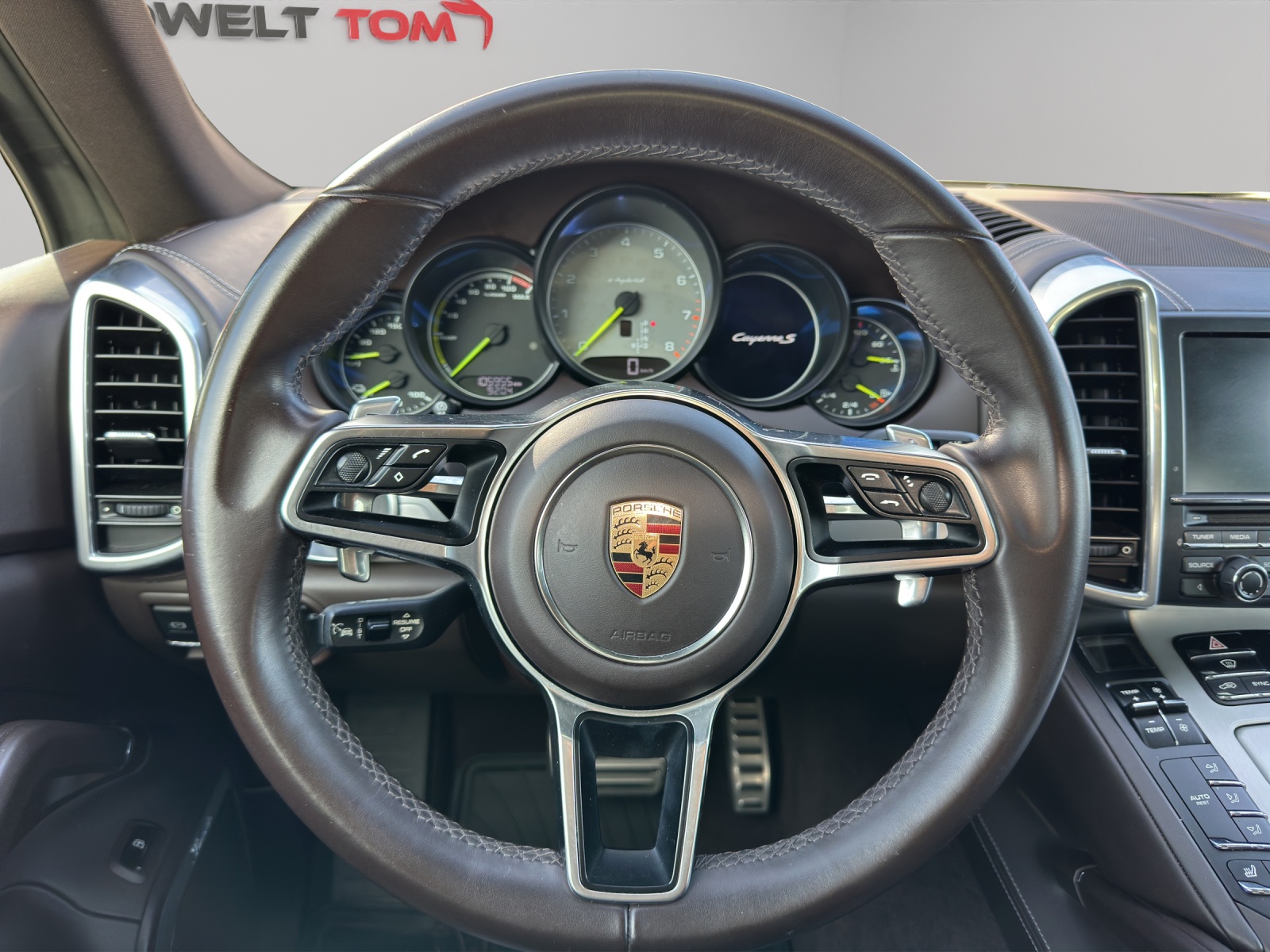 PORSCHE Cayenne S E-Hybrid-image-9
