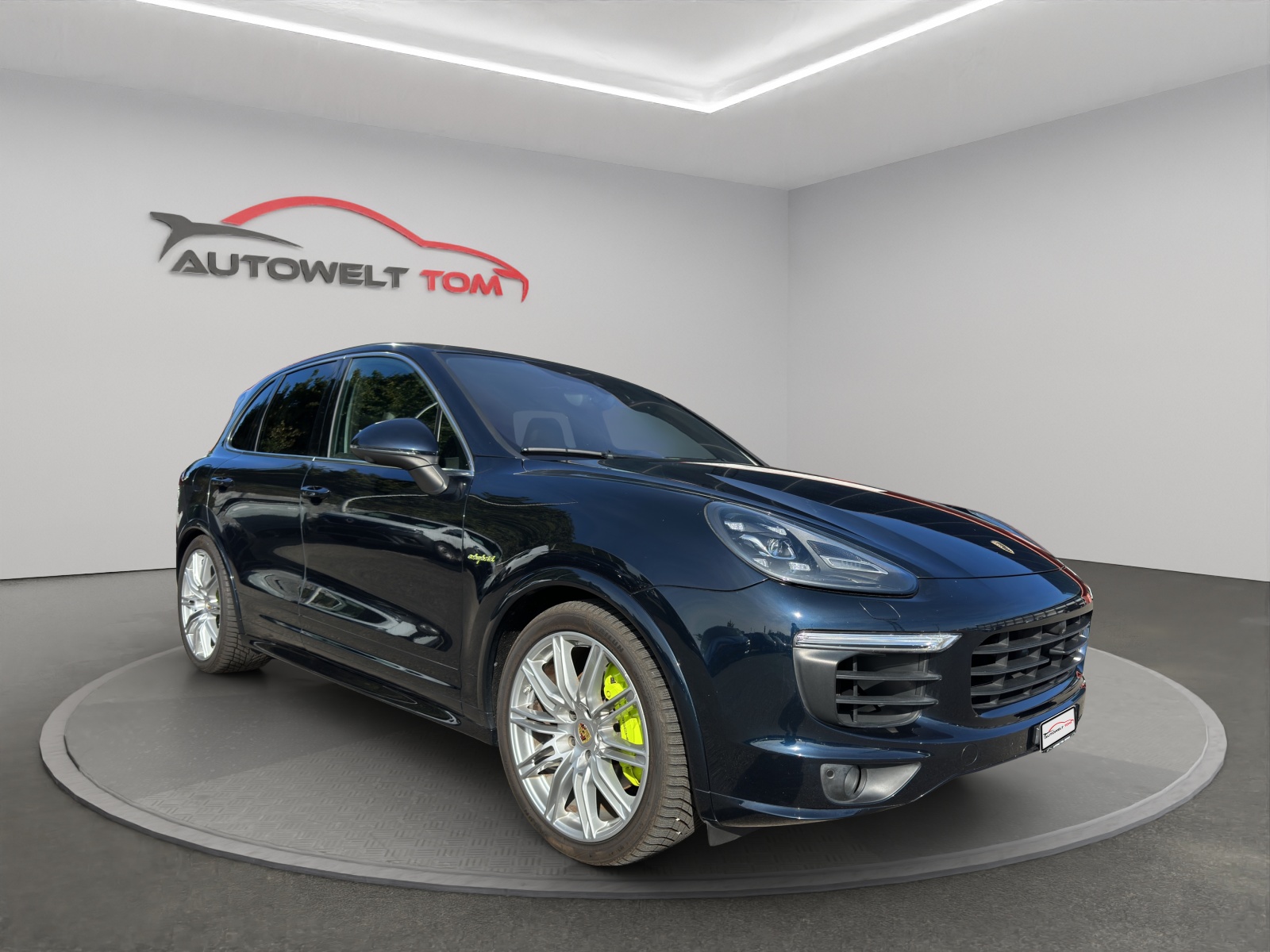 PORSCHE Cayenne S E-Hybrid-image-6