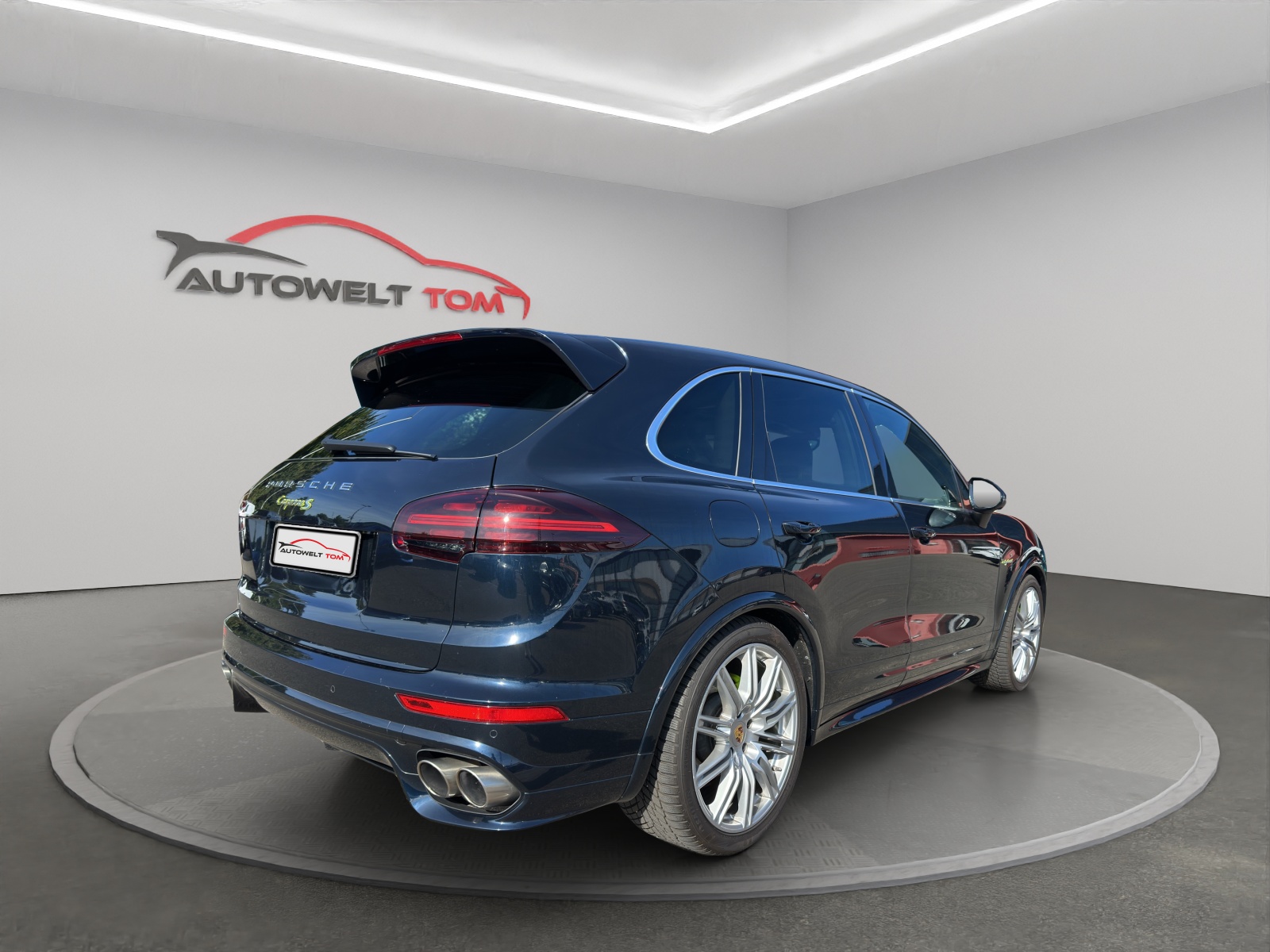 PORSCHE Cayenne S E-Hybrid-image-4