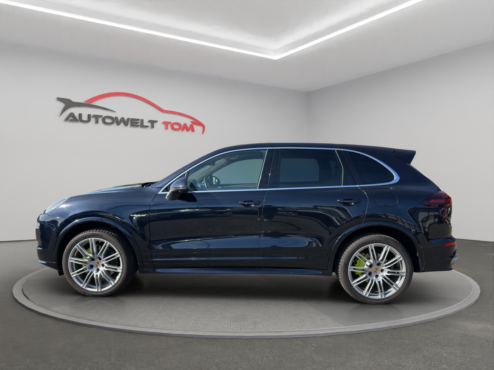 PORSCHE Cayenne S E-Hybrid-image-1