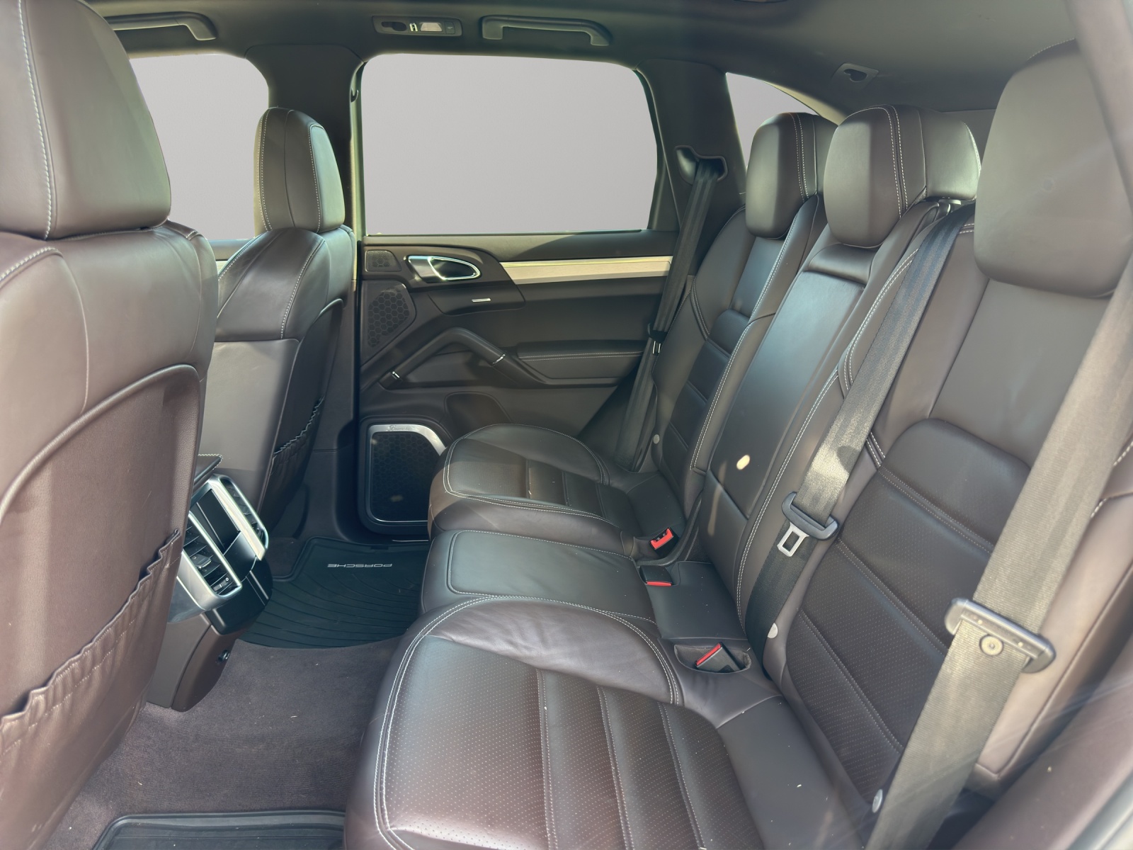PORSCHE Cayenne S E-Hybrid-image-14