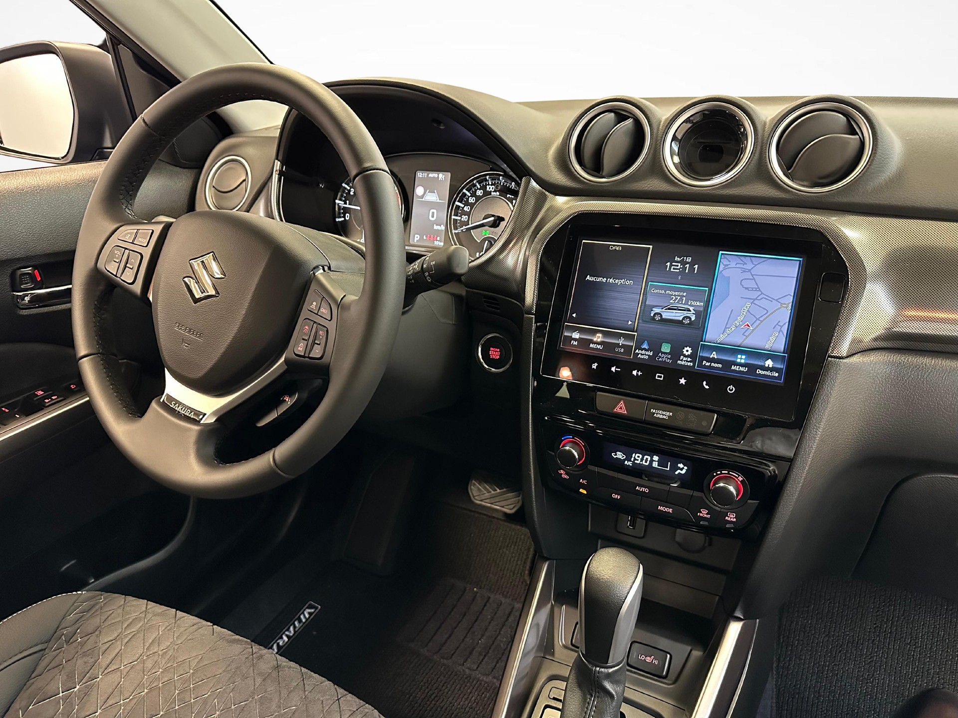 SUZUKI Vitara 1.4 T Sakura Top Hybrid 4x4-image-5