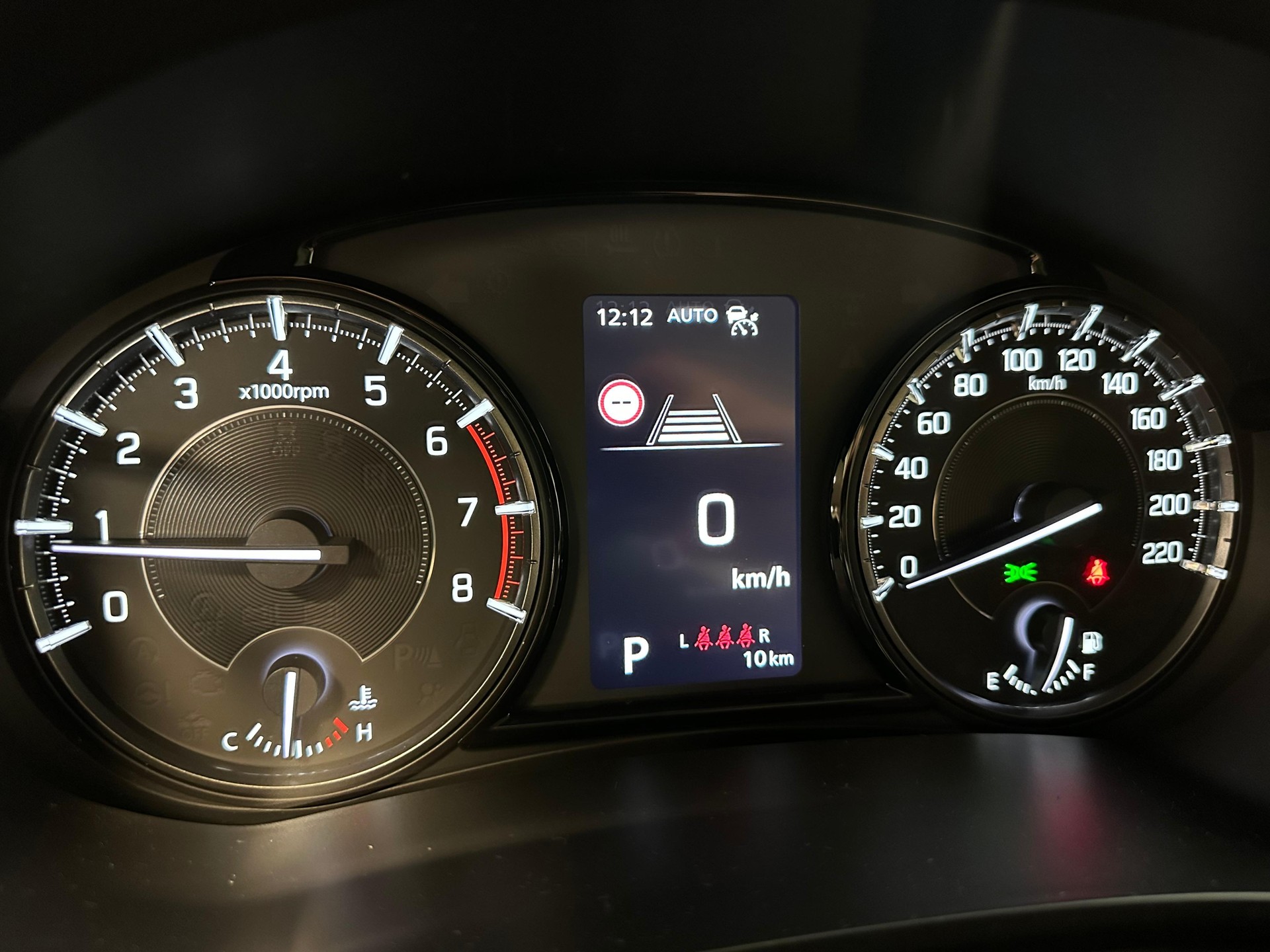 SUZUKI Vitara 1.4 T Sakura Top Hybrid 4x4-image-10