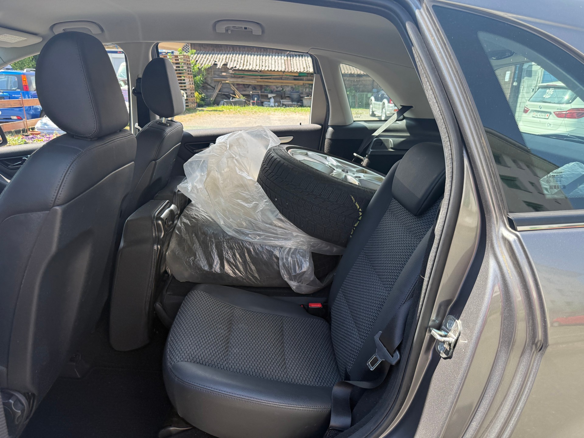 MERCEDES-BENZ B 180 Selection Autotronic-image-4