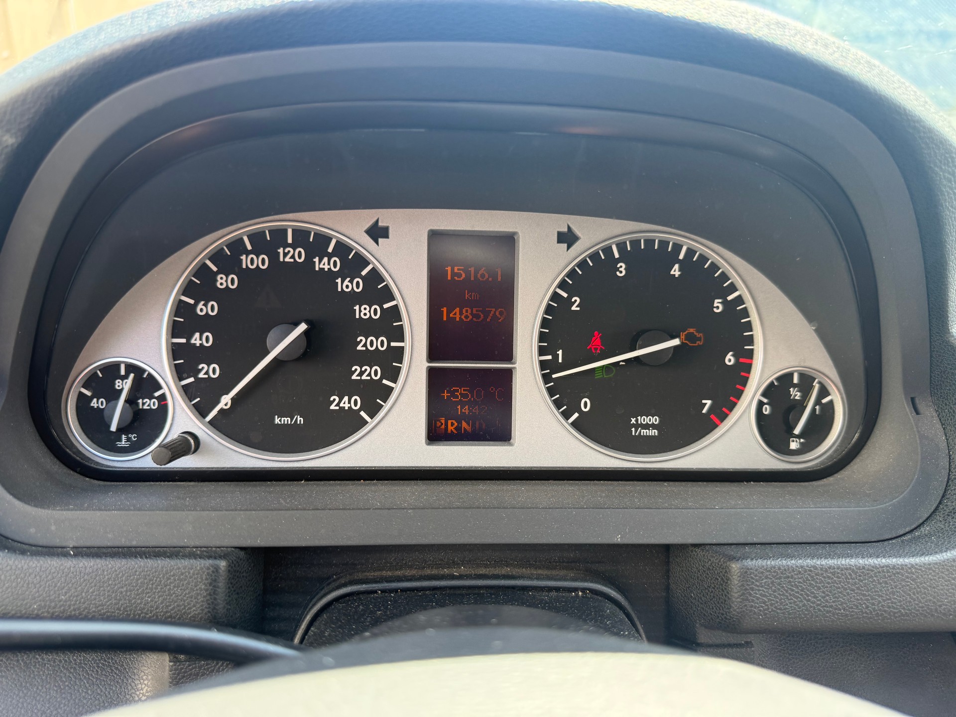 MERCEDES-BENZ B 180 Selection Autotronic-image-8