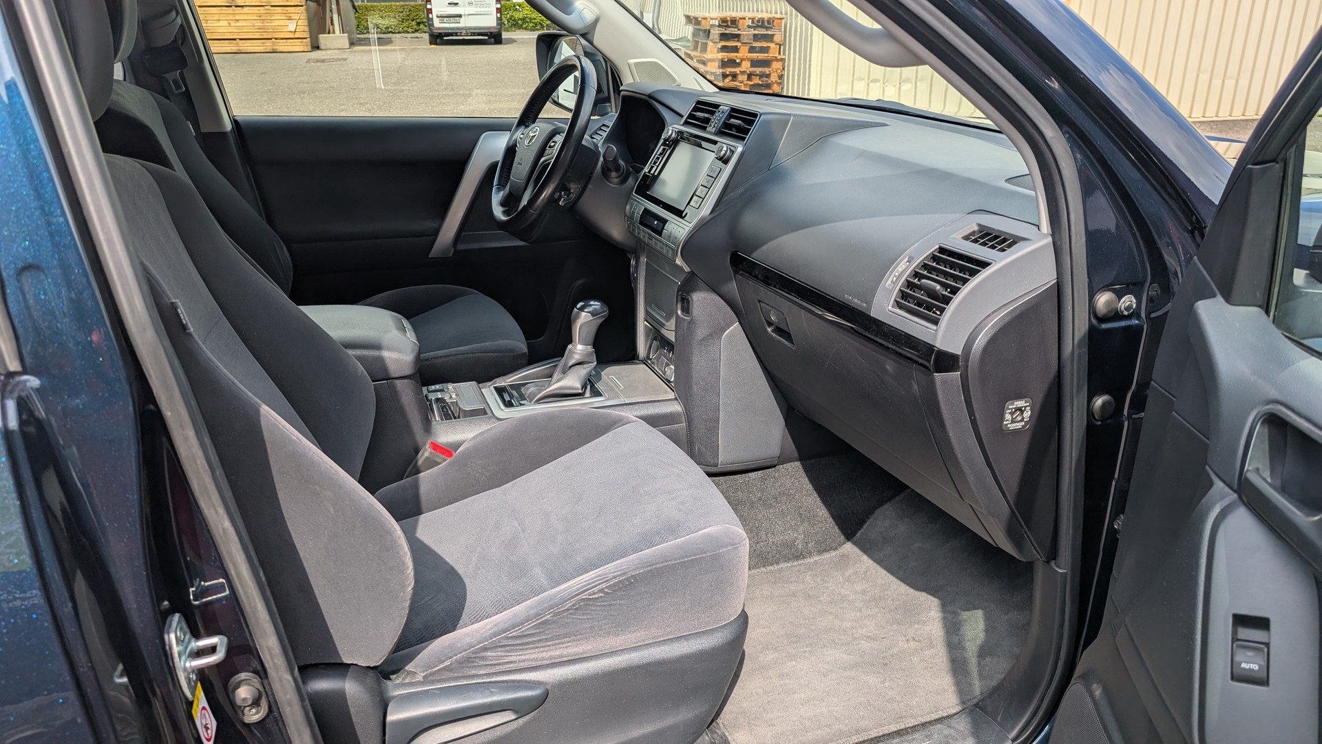 TOYOTA Land Cruiser 2.8TD Comfort Automatic-image-10
