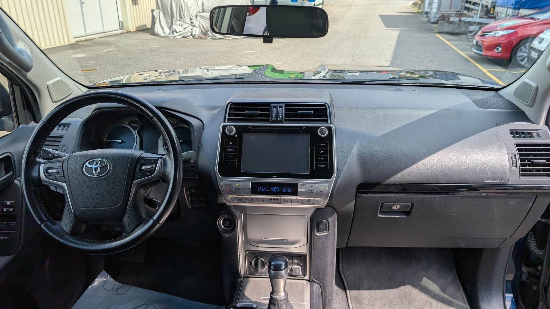 TOYOTA Land Cruiser 2.8TD Comfort Automatic-image-11