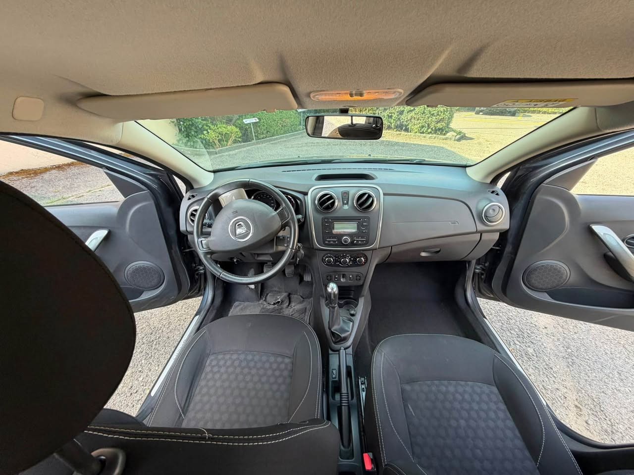 DACIA Sandero 1.5 dCi Lauréate-image-10