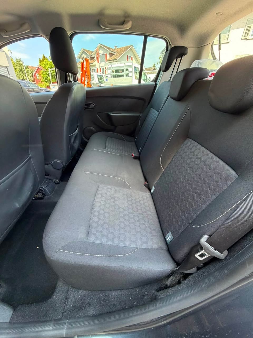 DACIA Sandero 1.5 dCi Lauréate-image-12